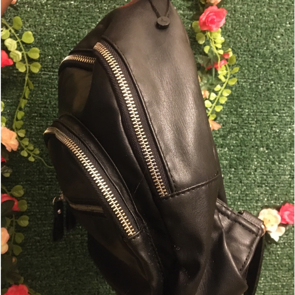Mini leather backpack. - Picture 3 of 4